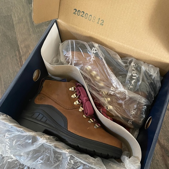 barnyard lace waterproof boot